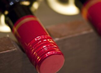 Wine screw caps: are they so bad for the wine? Wine screw caps