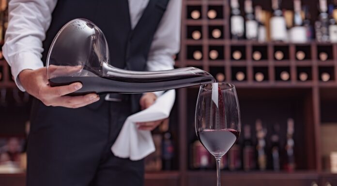 How to use a wine decanter?