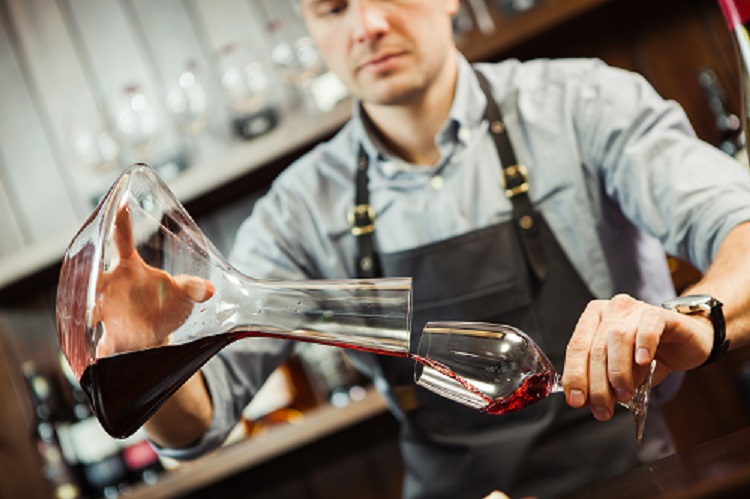 What is a wine carafe and what is it used for? - Aveine - Blog