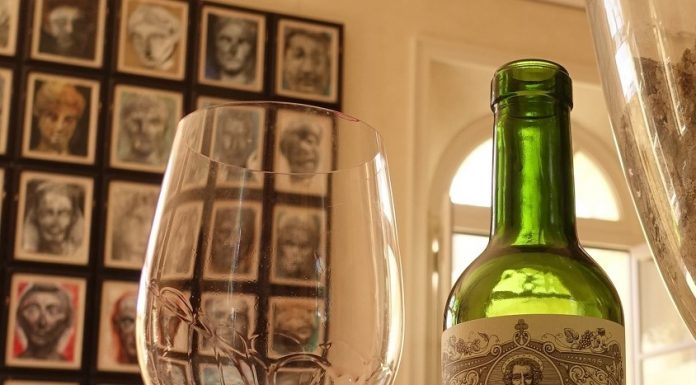 Petrus, one of the most expensive wines in the world Petrus, un des vins les plus chers au monde