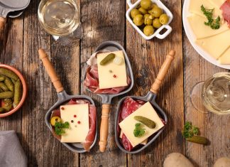 Quel vin boire avec une raclette ou une fondue ? Accord vin raclette fondue