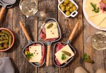 Which wine to drink with a raclette or a fondue? Wine pairing with raclette or fondue